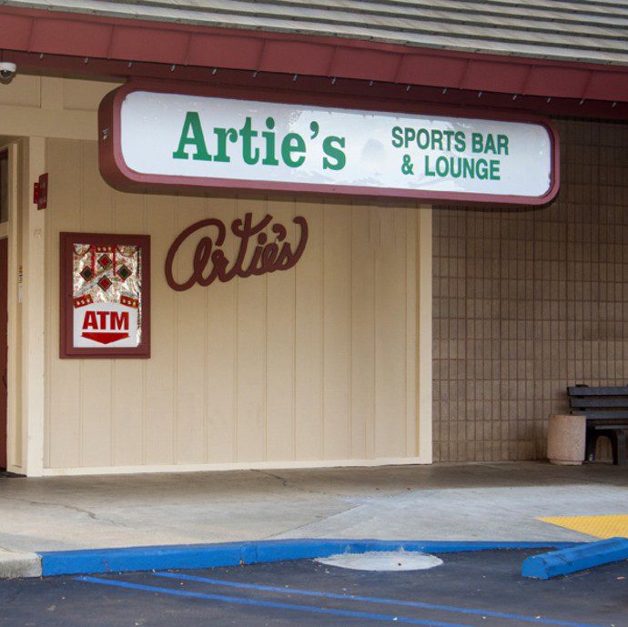 Artie's Countrywood Lounge
